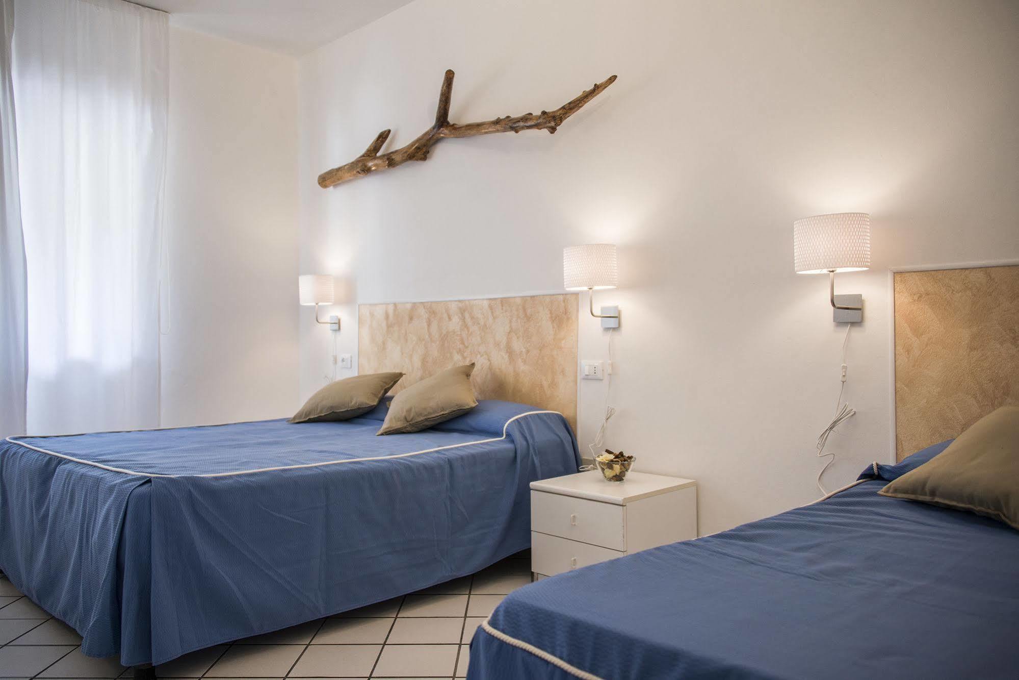 Chiessi Hotel Il Perseo מראה חיצוני תמונה
