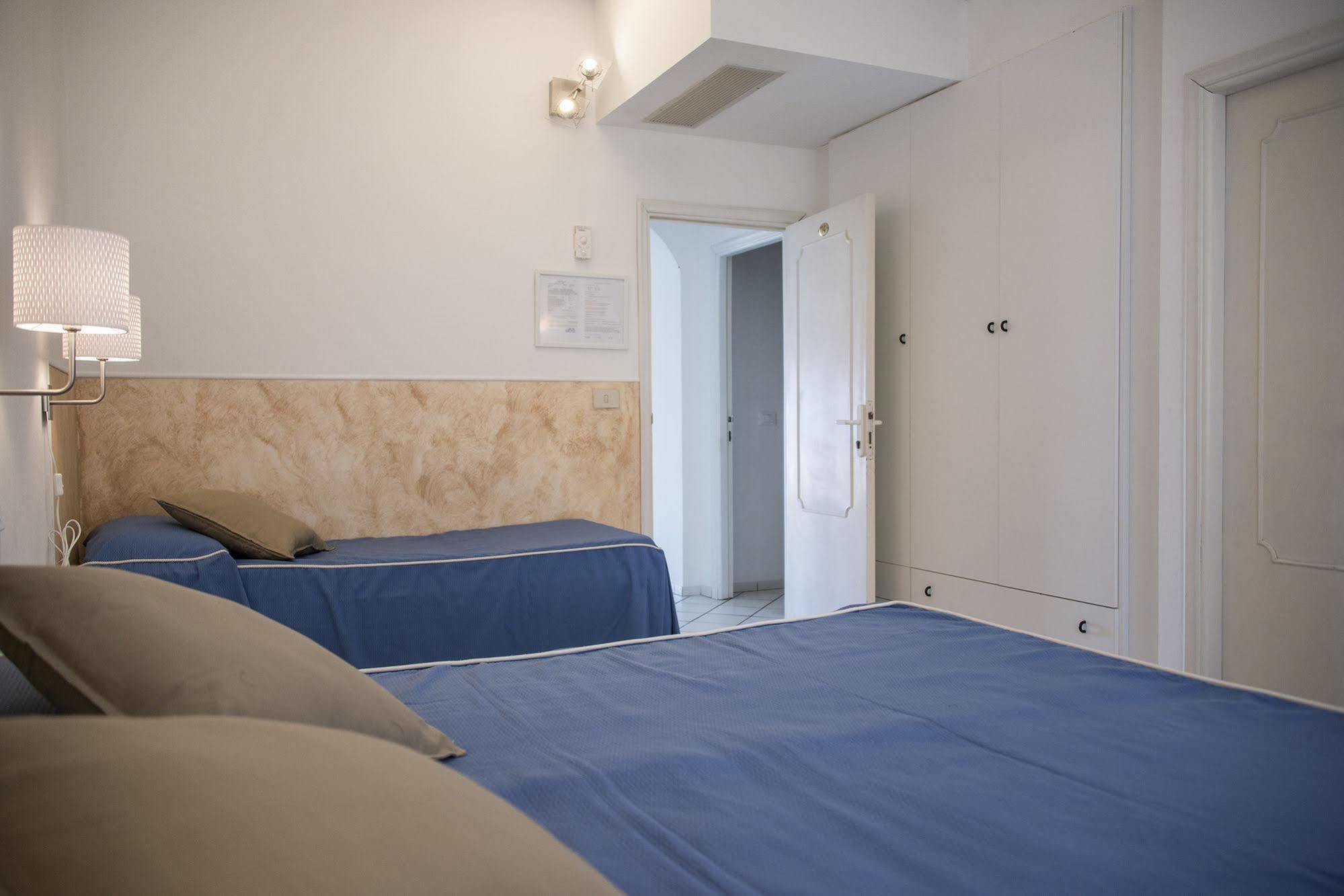 Chiessi Hotel Il Perseo מראה חיצוני תמונה