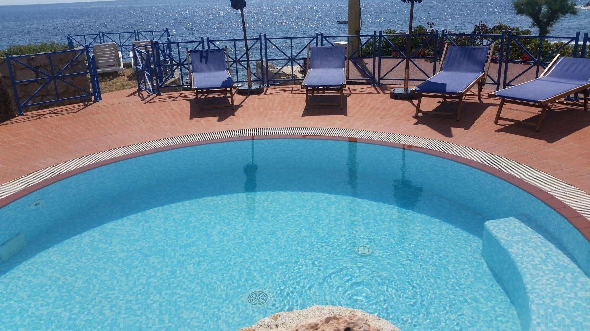 Chiessi Hotel Il Perseo מראה חיצוני תמונה